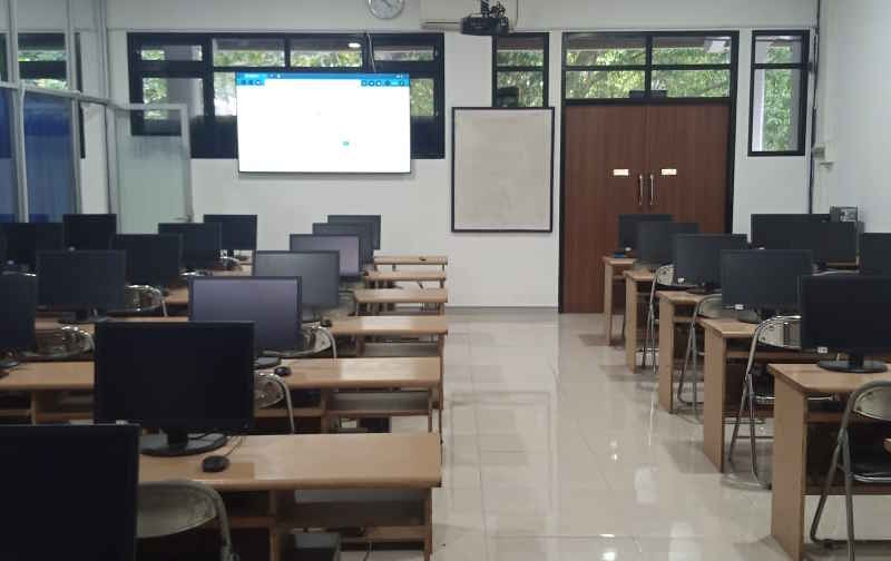 Foto Laboratorium Komputer B
